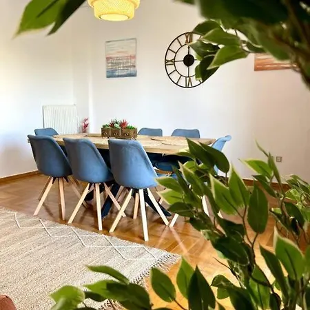 Seaview Penthouse On The Square * Aigio